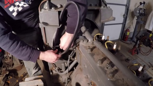 Caterpillar Ten Fan Belt Replacement